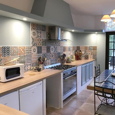 Hibiscus House Apartment การ์กาซอน ภายนอก รูปภาพ