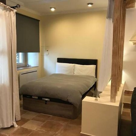 Hibiscus House Apartment การ์กาซอน ภายนอก รูปภาพ